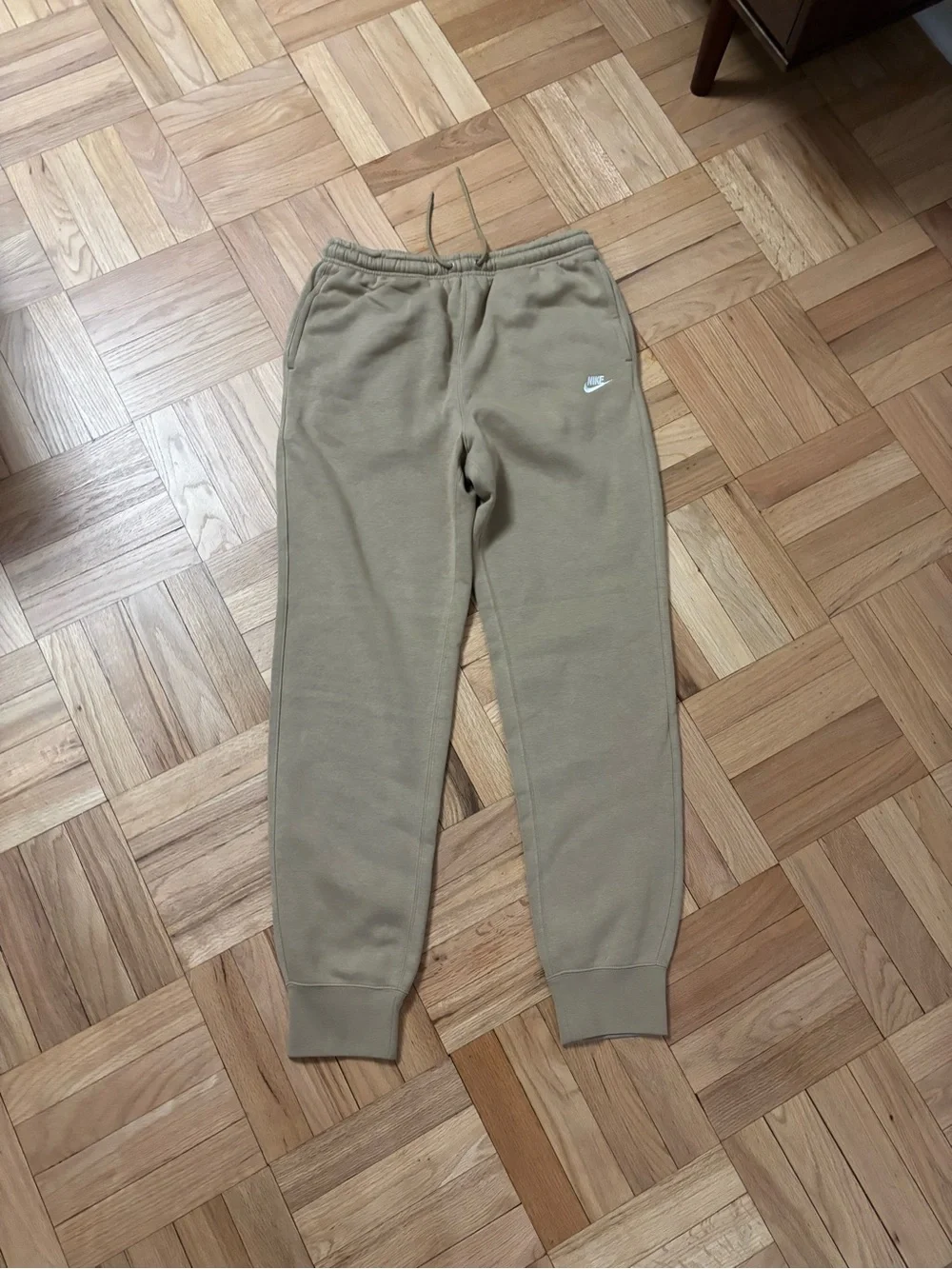 Nike Sportswear Fleece Men's Jogger Pants Tan FN3787-297 Size Medium Tall